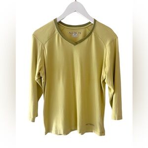 arcteryx women’s 3/4 sleeve top M
